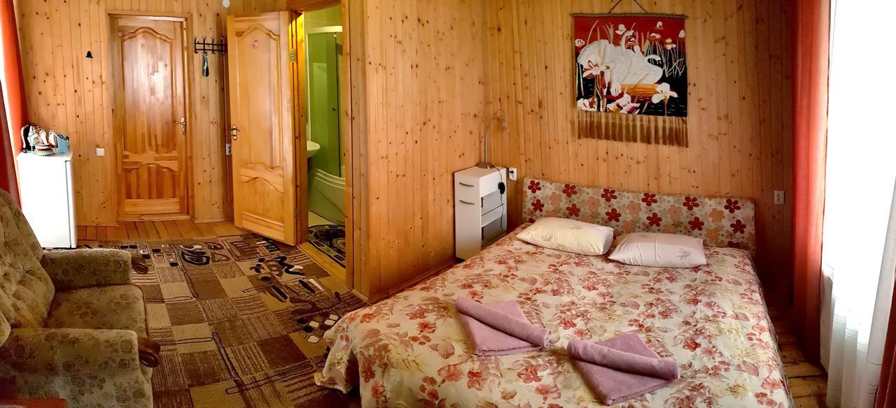 Perlyna Podillyа Hotel Szatanyiv Kültér fotó