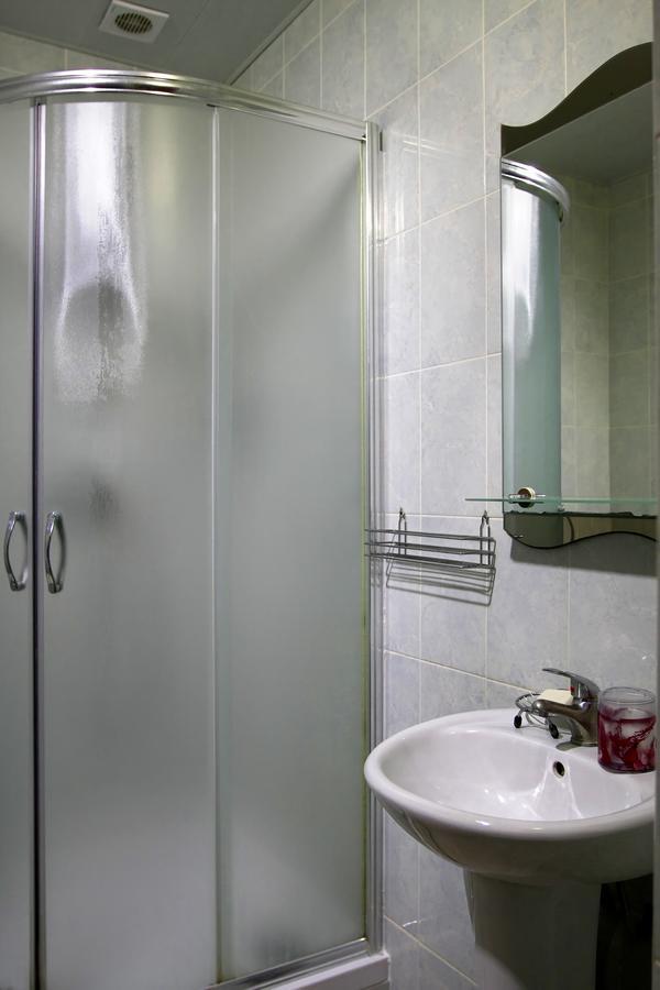 Perlyna Podillyа Hotel Szatanyiv Kültér fotó