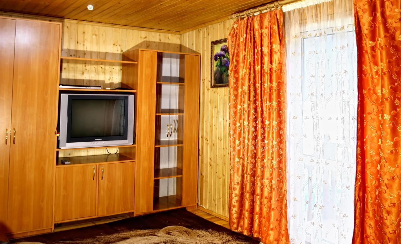 Perlyna Podillyа Hotel Szatanyiv Kültér fotó